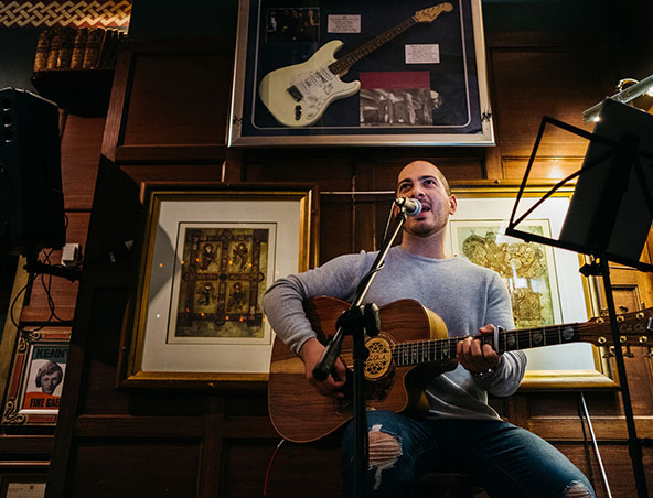 Sydney Acoustic Soloist Singer Mark